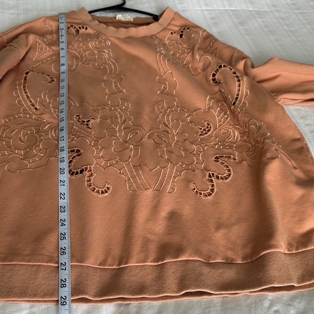 POL Women's Embroidered Design Faded Orange Brown Sweatshirt Size Large - Picture 9 of 11